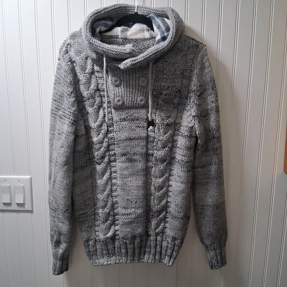 Men's Gray Cable Knit Sweater with Button Detail - Picture 13 of 16